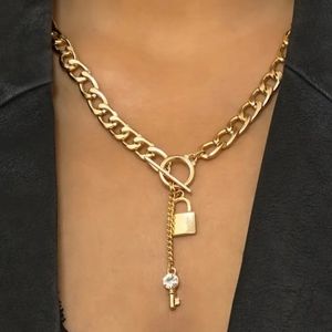 Nwtib.Y2-K Lock and key chain necklace